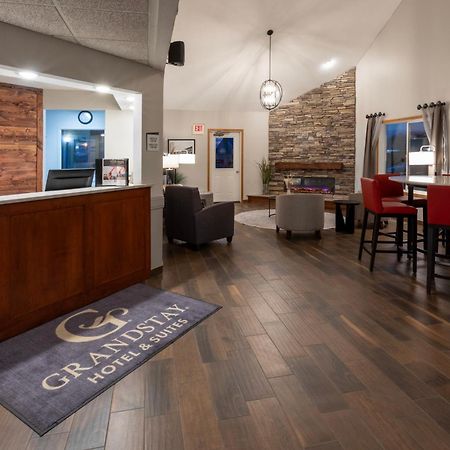 Grandstay Hotel & Suites Cambridge Exteriör bild