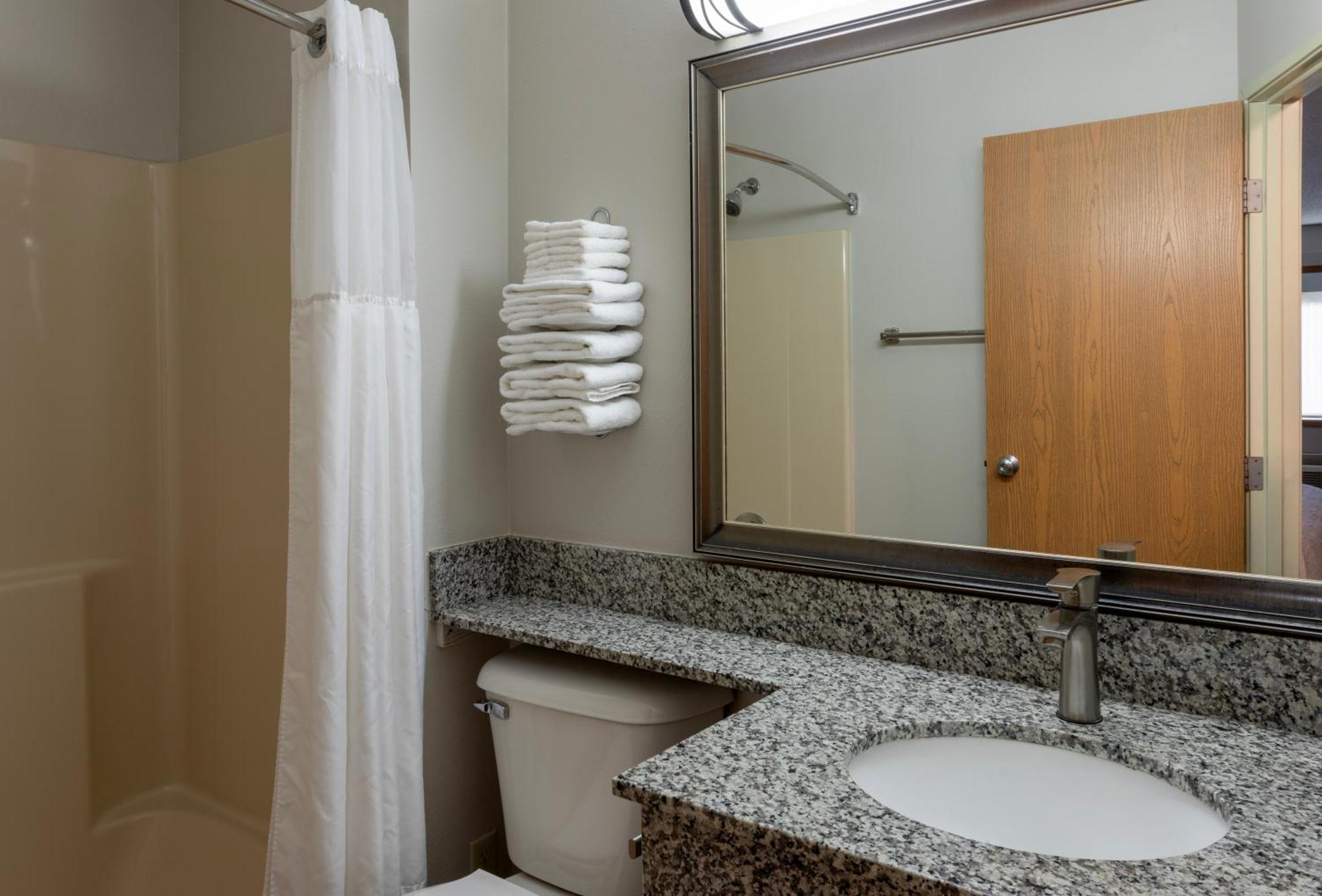Grandstay Hotel & Suites Cambridge Exteriör bild
