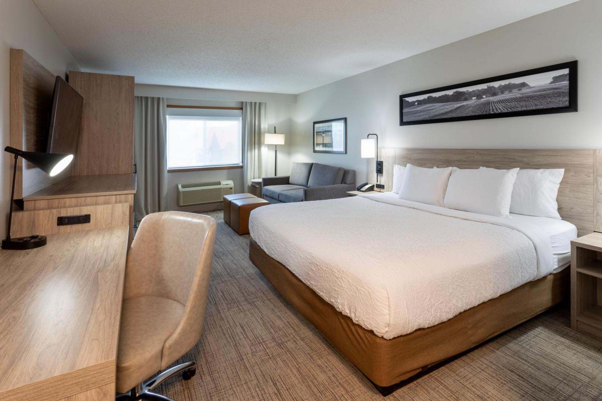 Grandstay Hotel & Suites Cambridge Exteriör bild